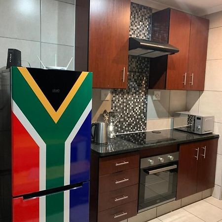 Mogwase Rhino House With 3 Bedrooms Next To Pilanesberg And Sun City מראה חיצוני תמונה