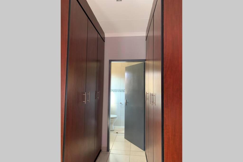 Mogwase Rhino House With 3 Bedrooms Next To Pilanesberg And Sun City מראה חיצוני תמונה
