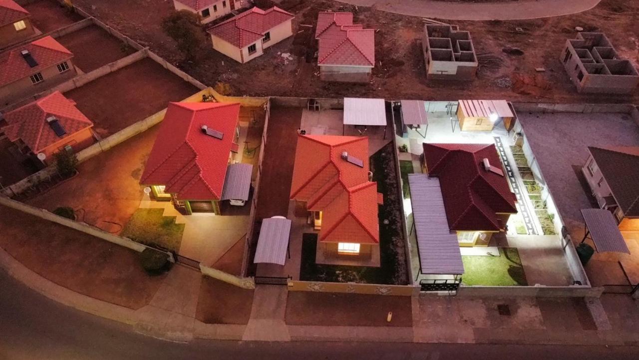 Mogwase Rhino House With 3 Bedrooms Next To Pilanesberg And Sun City מראה חיצוני תמונה